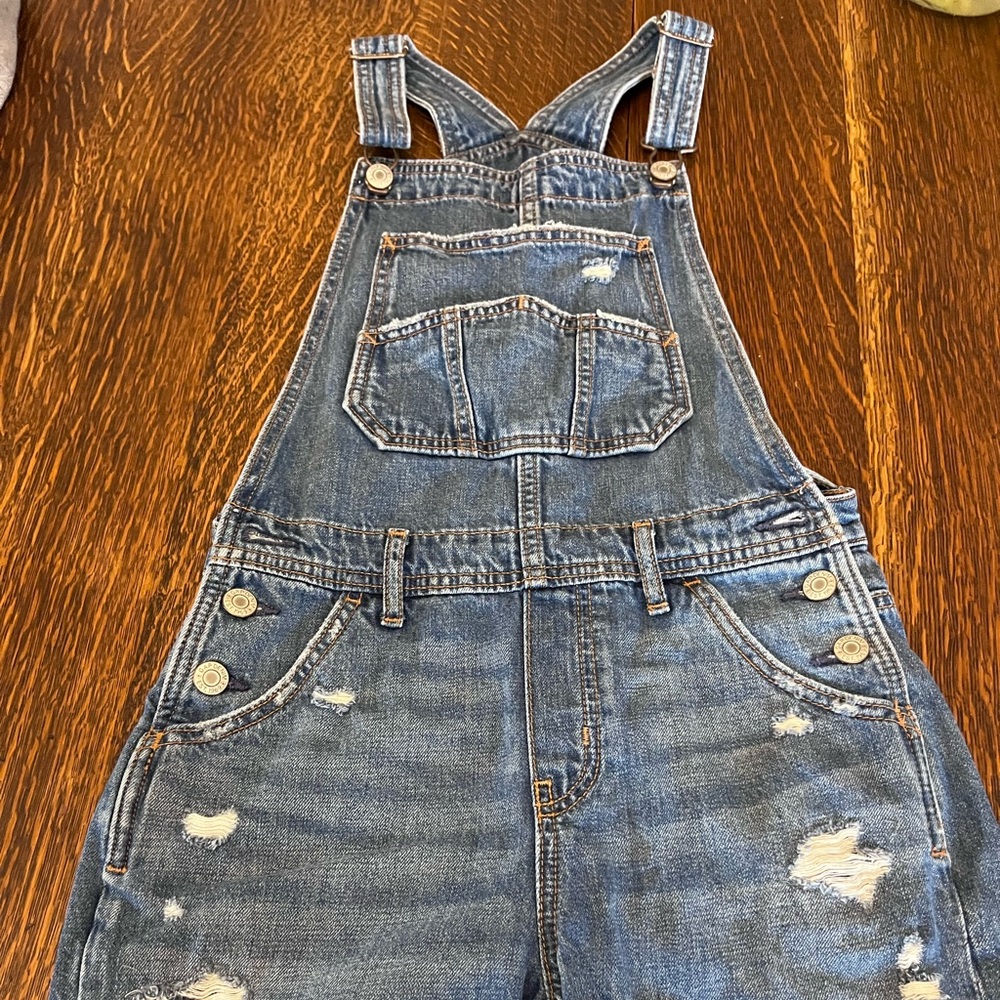 Girls XL Gap distressed denim short overalls EUC